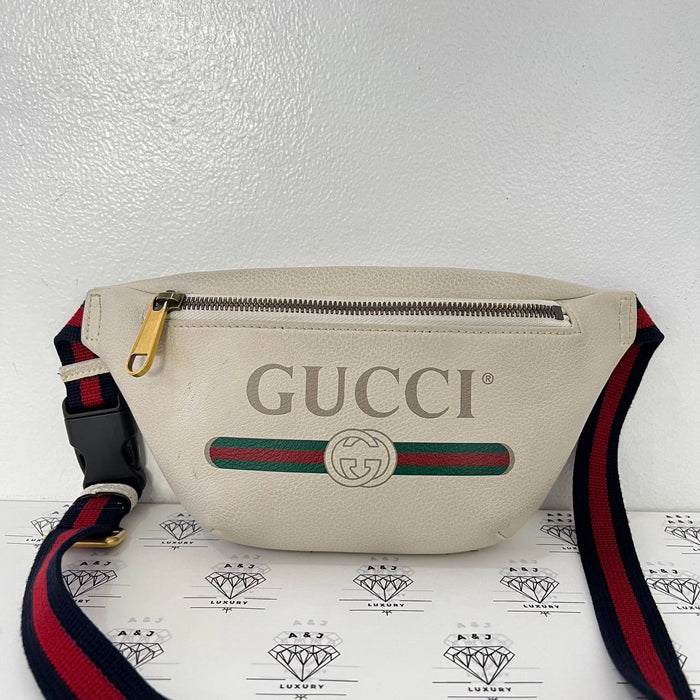 [PRE LOVED] Gucci Logo Belt Bag in Ivory