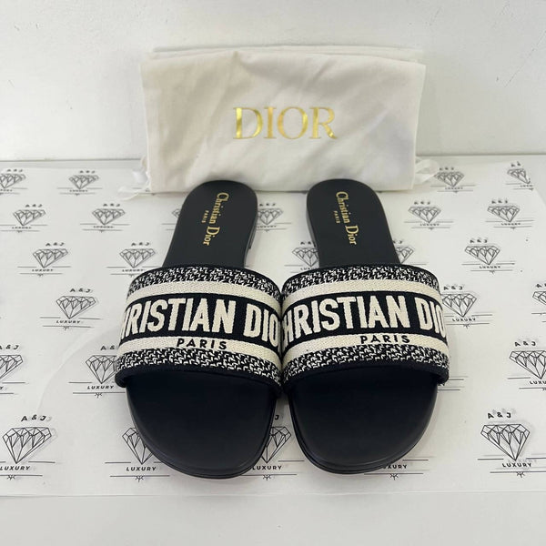 [PRE LOVED] Christian Dior Dway Slides in Size 39