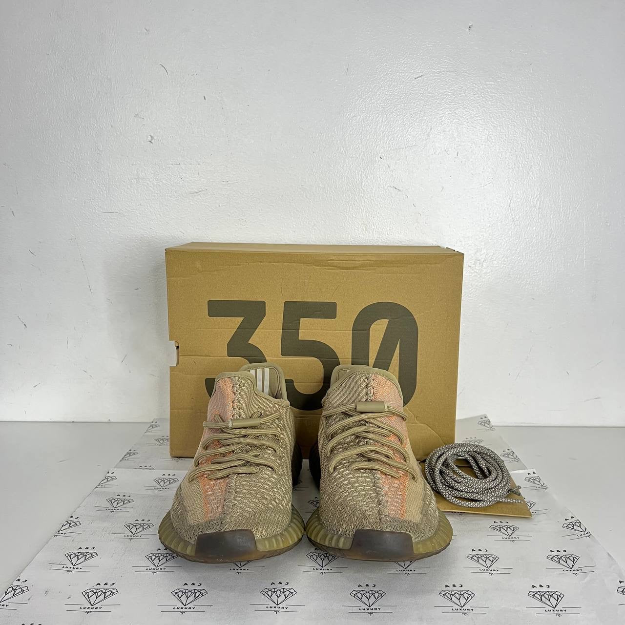 PRE LOVED] Adidas Yeezy Boost 350 V2 in Santu Size 6US – A&J Luxury
