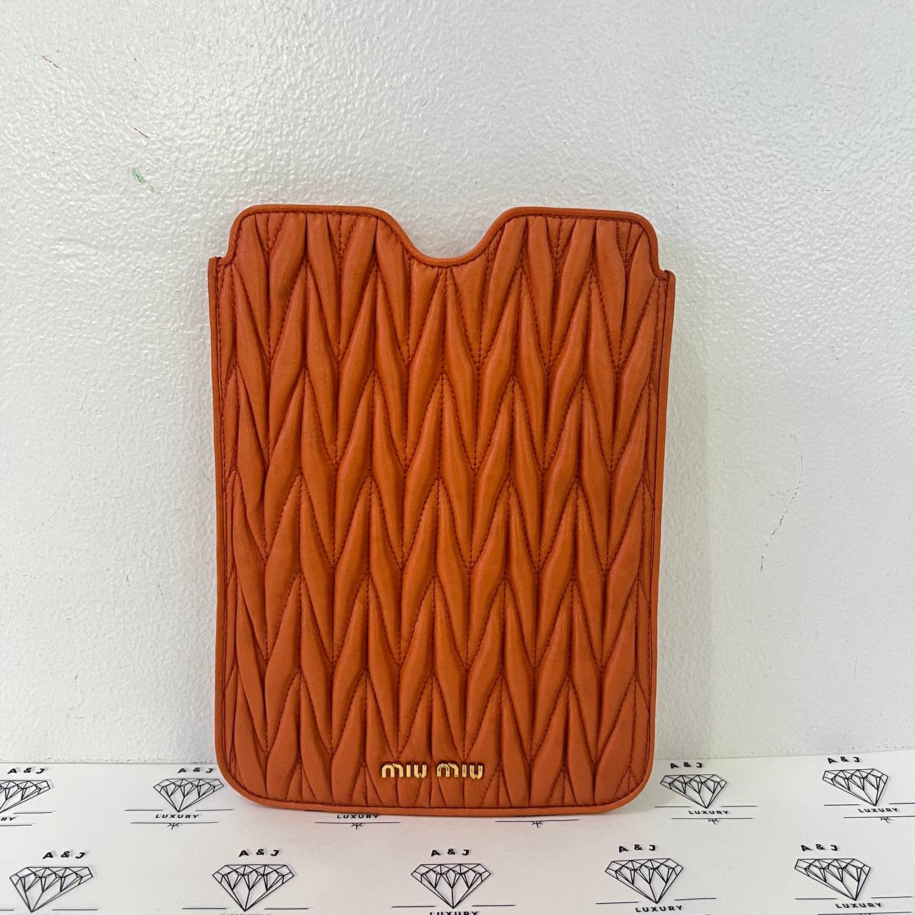 miumiu iPad mini ケース　未使用 MIU MIU - miumiu iPad mini カバーの通販 by key ｜ミュウ