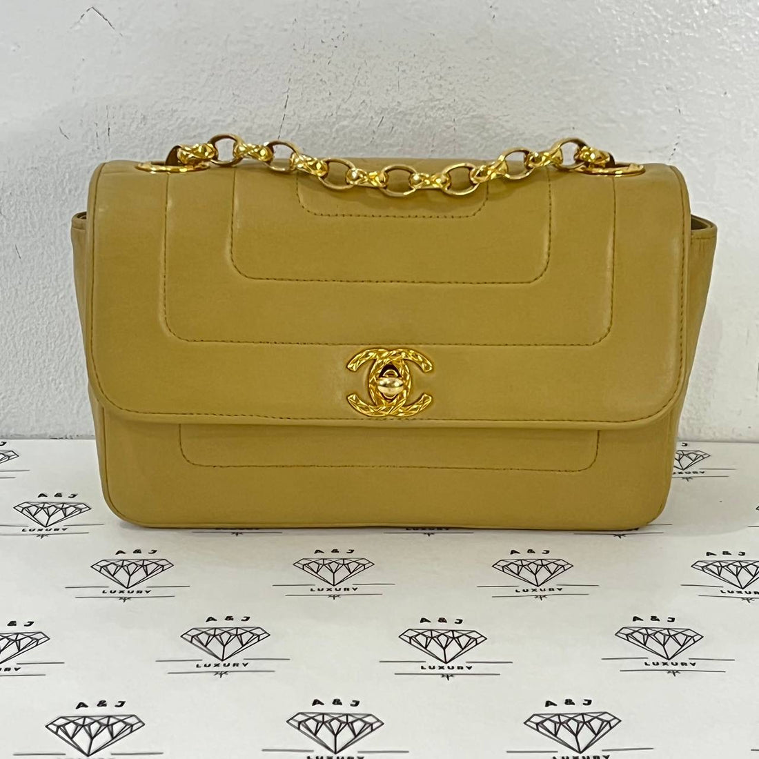 [PRE LOVED] Chanel Vintage Mini Bijoux Chain in Beige Lambskin Leather GHW (Series 3)