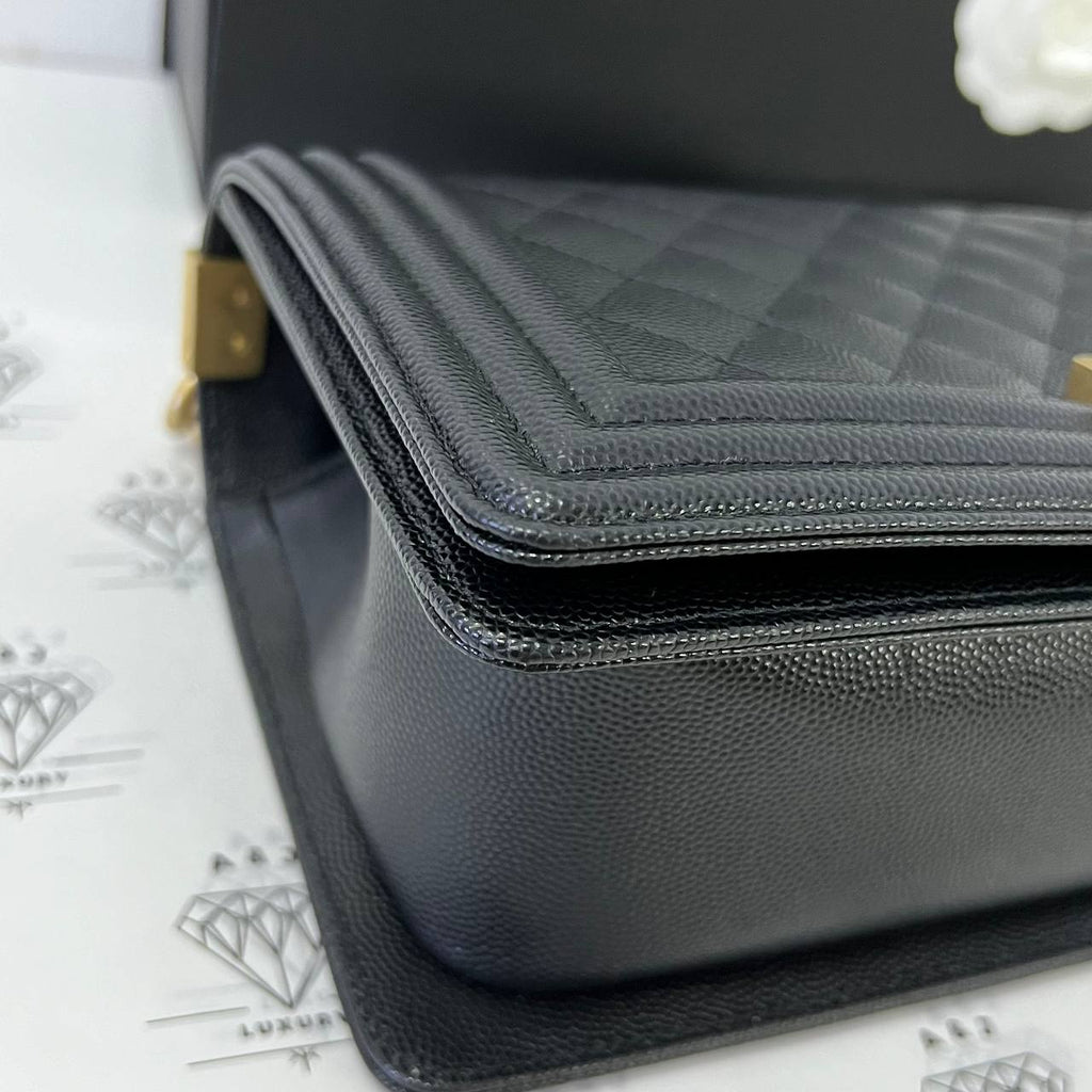 [PRE LOVED] Chanel Old Medium Boy in Black Caviar GHW (Series 29)