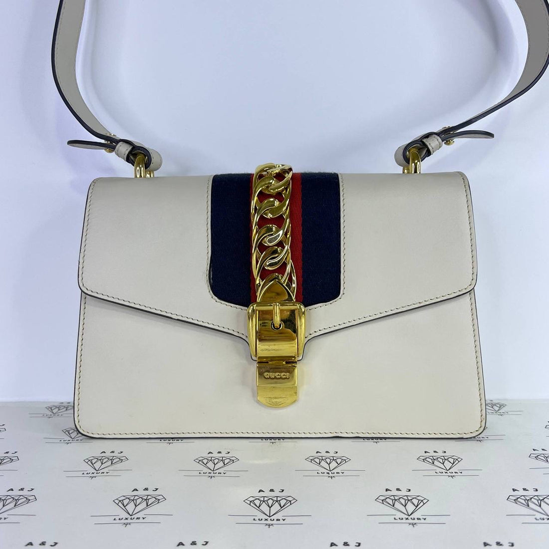 [PRE LOVED] Gucci Sylvie Small Shoulder Bag in White GHW