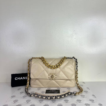 [PRE LOVED] Chanel Medium C19 in Beige Lambskin Leather GHW (Series 30)