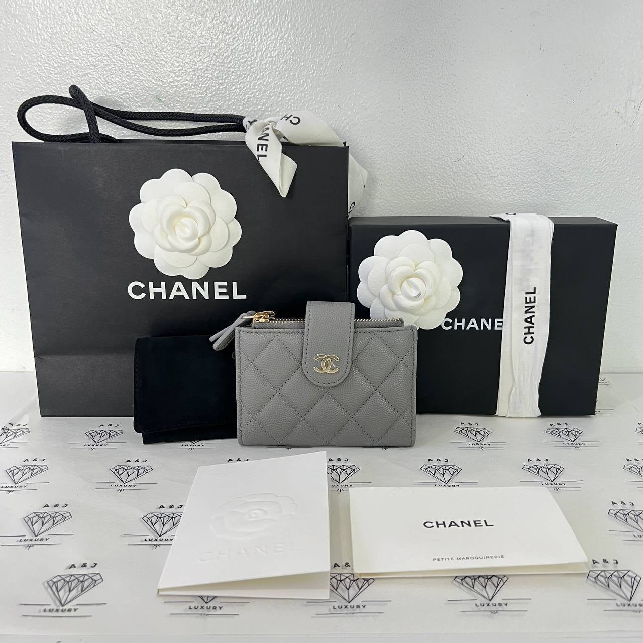 [PRE LOVED] Chanel Compact Zipped Cardholder in Gray Caviar Leather GHW (microchipped)