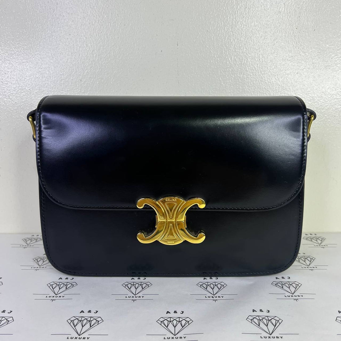 [PRE LOVED] Celine Classique Triomphe in Black Calfskin Leather GHW