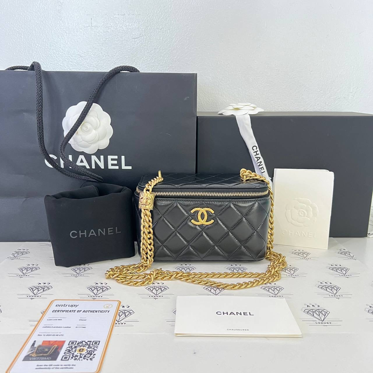 [PRE LOVED] Chanel 2024 Vanity Adjustable Chain in Black Lambskin Leather GHW (microchipped)