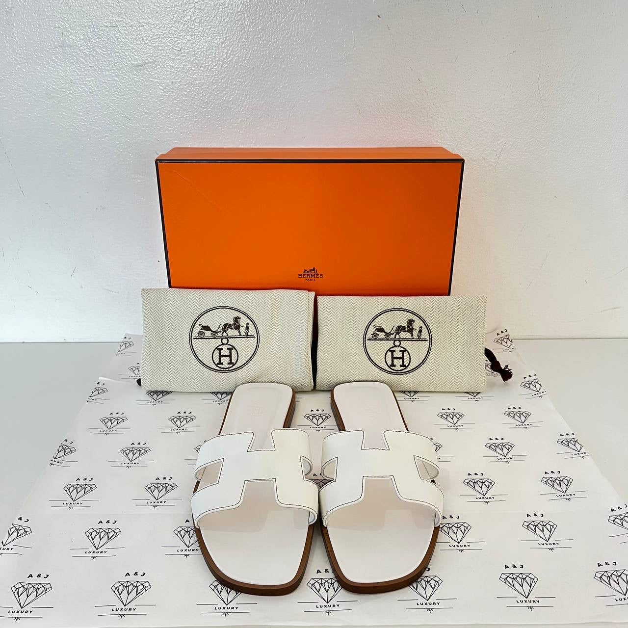 [BRAND NEW] Hermes Oran Sandals in White Size 39.5EU