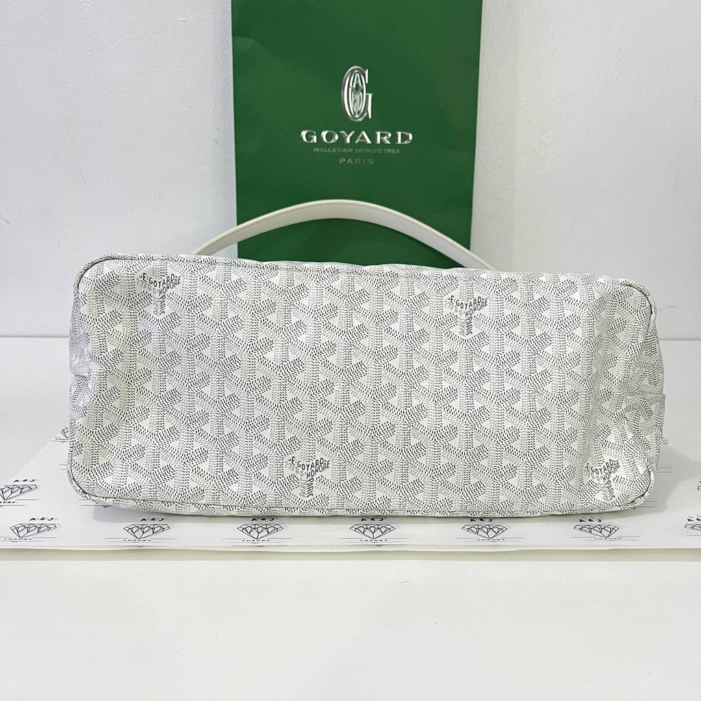 [PRE LOVED] Goyard Boheme Hobo with Heart in White (2023)