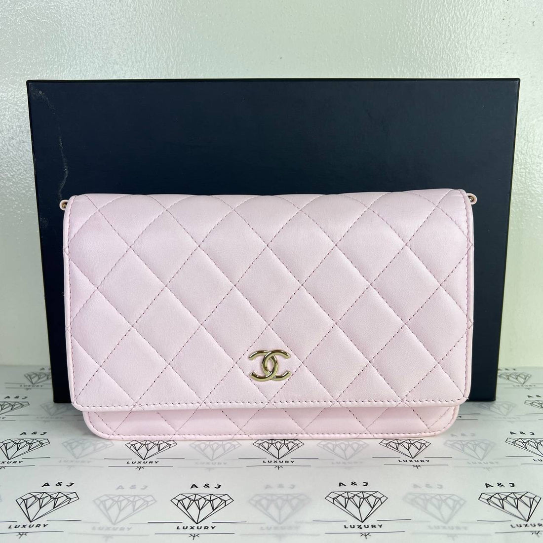 [PRE LOVED] Chanel Pearl Wallet on Chain in Light Pink Lambskin Leather GHW (microchipped)