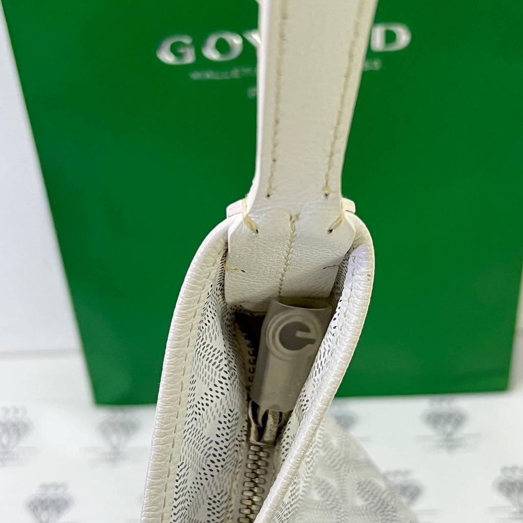 [PRE LOVED] Goyard Boheme Hobo with Heart in White (2023)