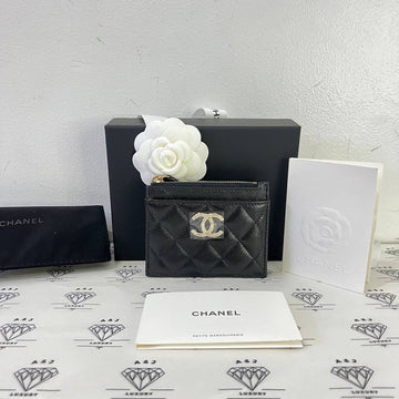 [PRE LOVED] Chanel Seasonal Zipped Cardholder in Black Caviar GHW (microchipped)