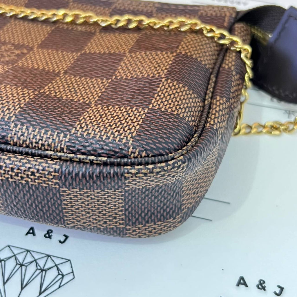 [PRE LOVED] Louis Vuitton Mini Pochette Accessoires in Damier Ebene Canvass (SF4261)