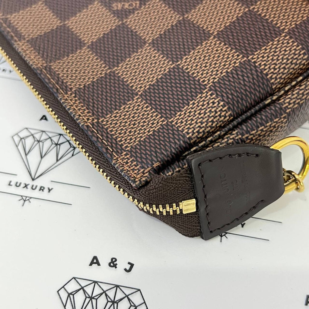 [PRE LOVED] Louis Vuitton Mini Pochette Accessoires in Damier Ebene Canvass (SF4261)