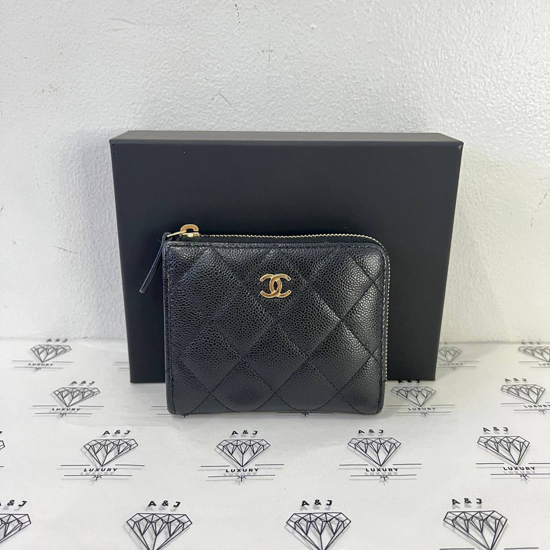 [PRE LOVED] Chanel Seasonal Zip Around Cardholder in Black Caviar GHW (microchipped)