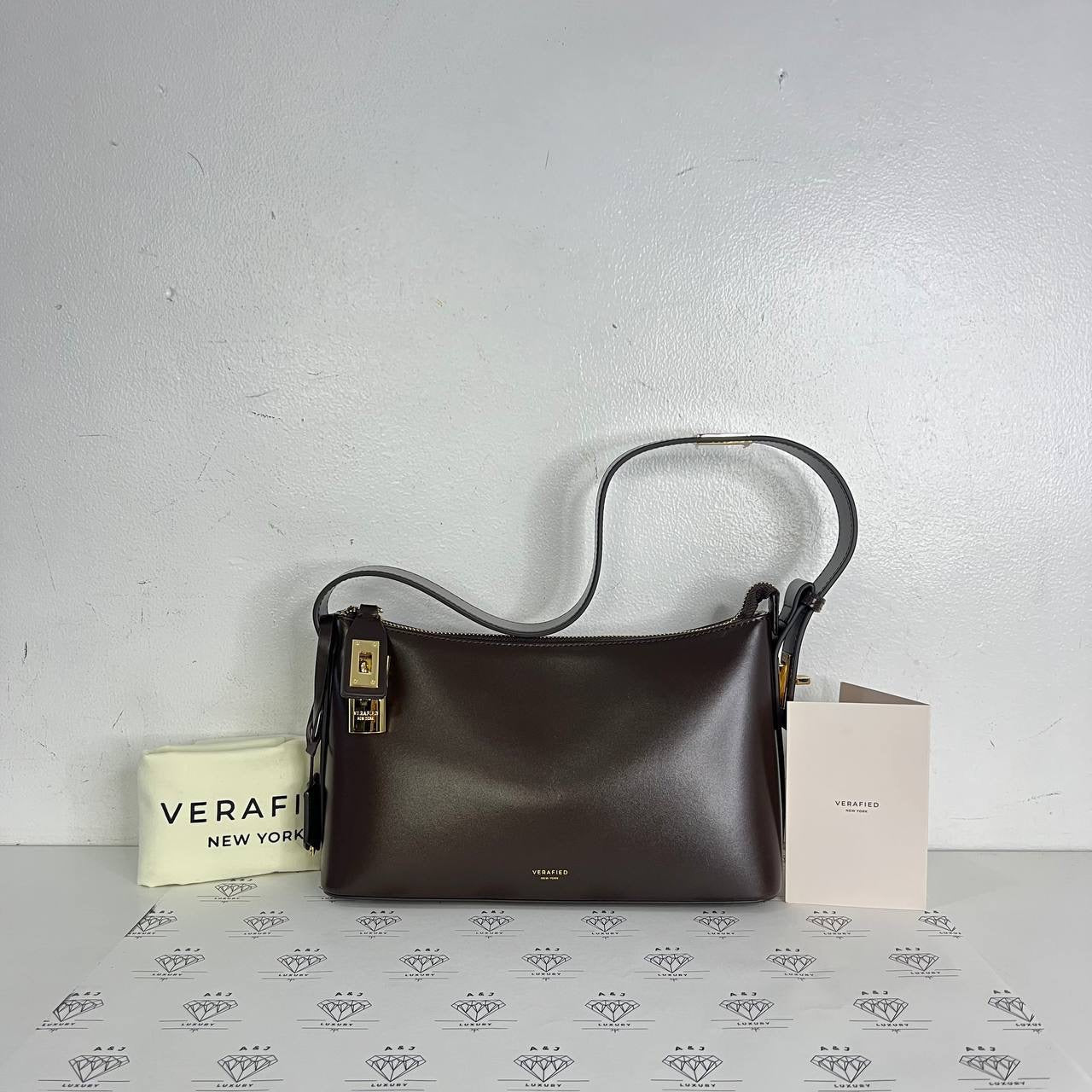 [PRE LOVED] Verafied New York Shoulder Bag in Brown GHW