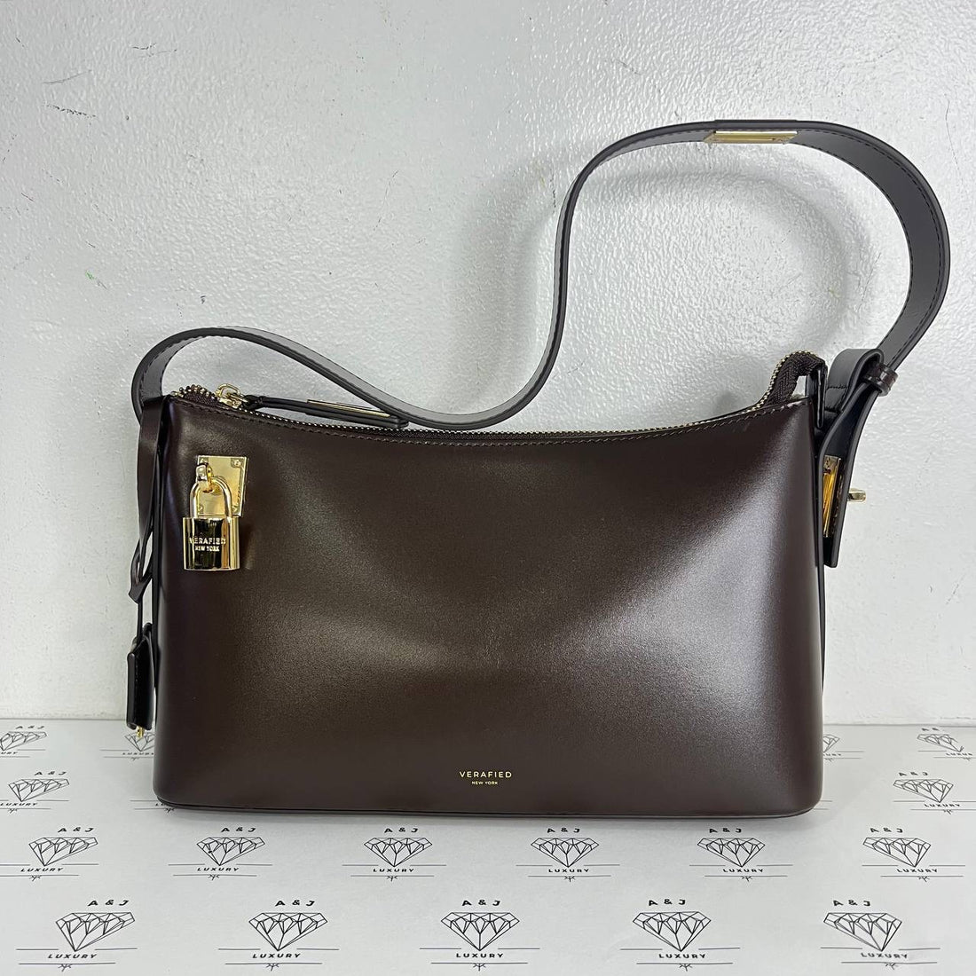 [PRE LOVED] Verafied New York Shoulder Bag in Brown GHW