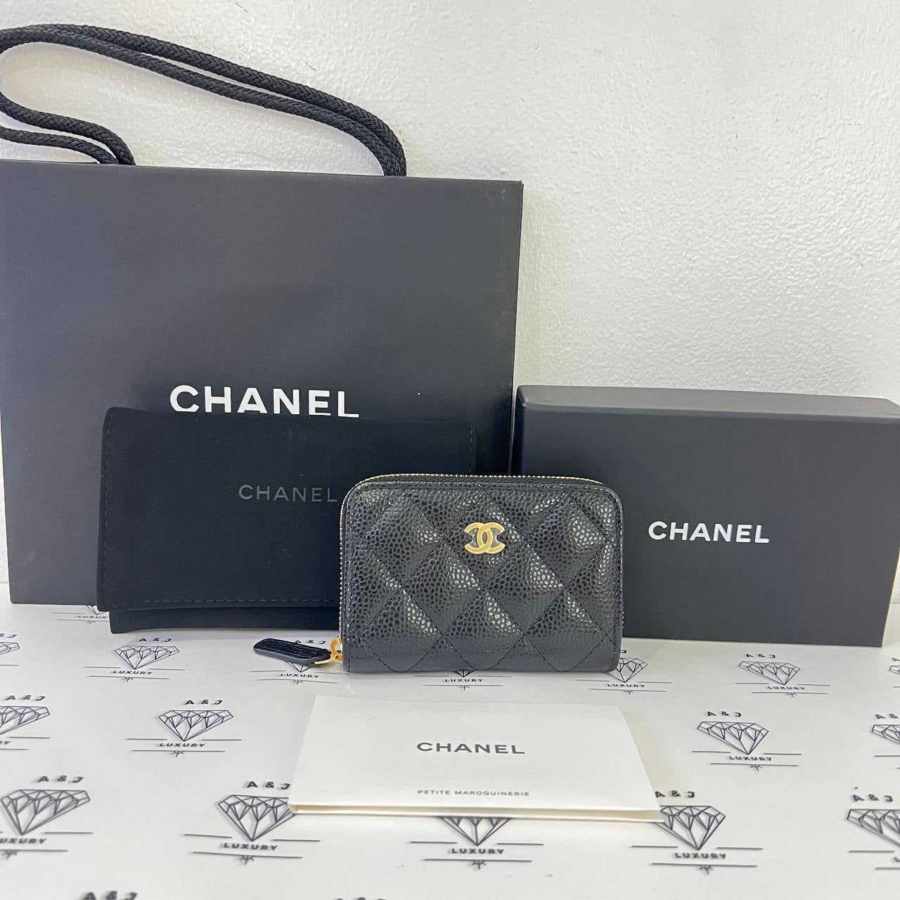 [BRAND NEW] Chanel Zippy Cardholder in Black Caviar GHW (microchipped)