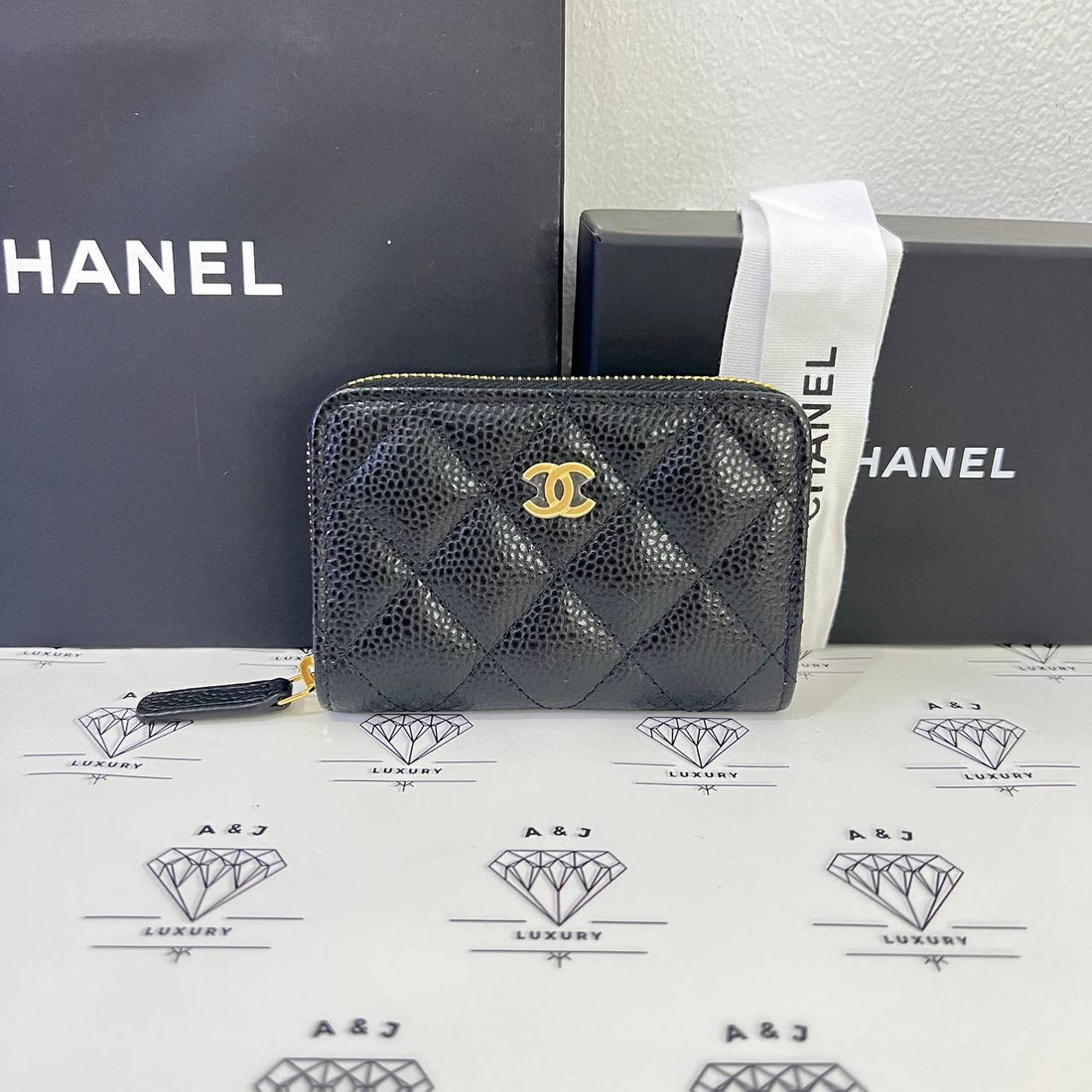 [BRAND NEW] Chanel Zippy Cardholder in Black Caviar GHW (microchipped)