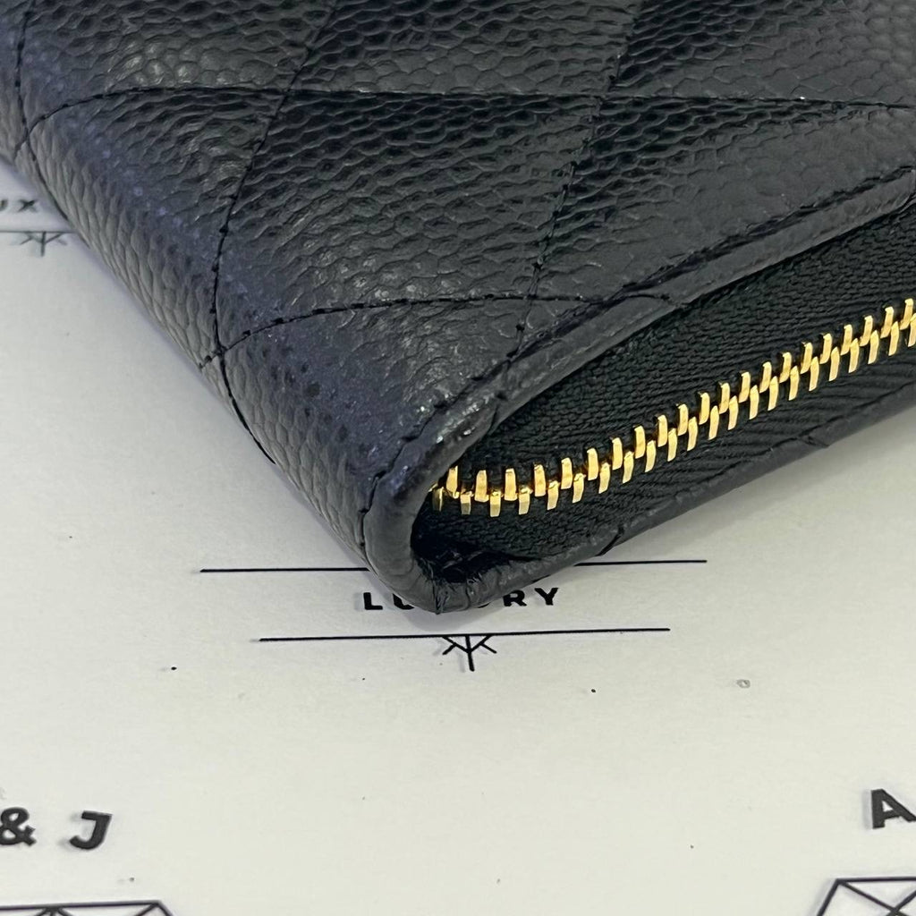 [BRAND NEW] Chanel Zippy Cardholder in Black Caviar GHW (microchipped)