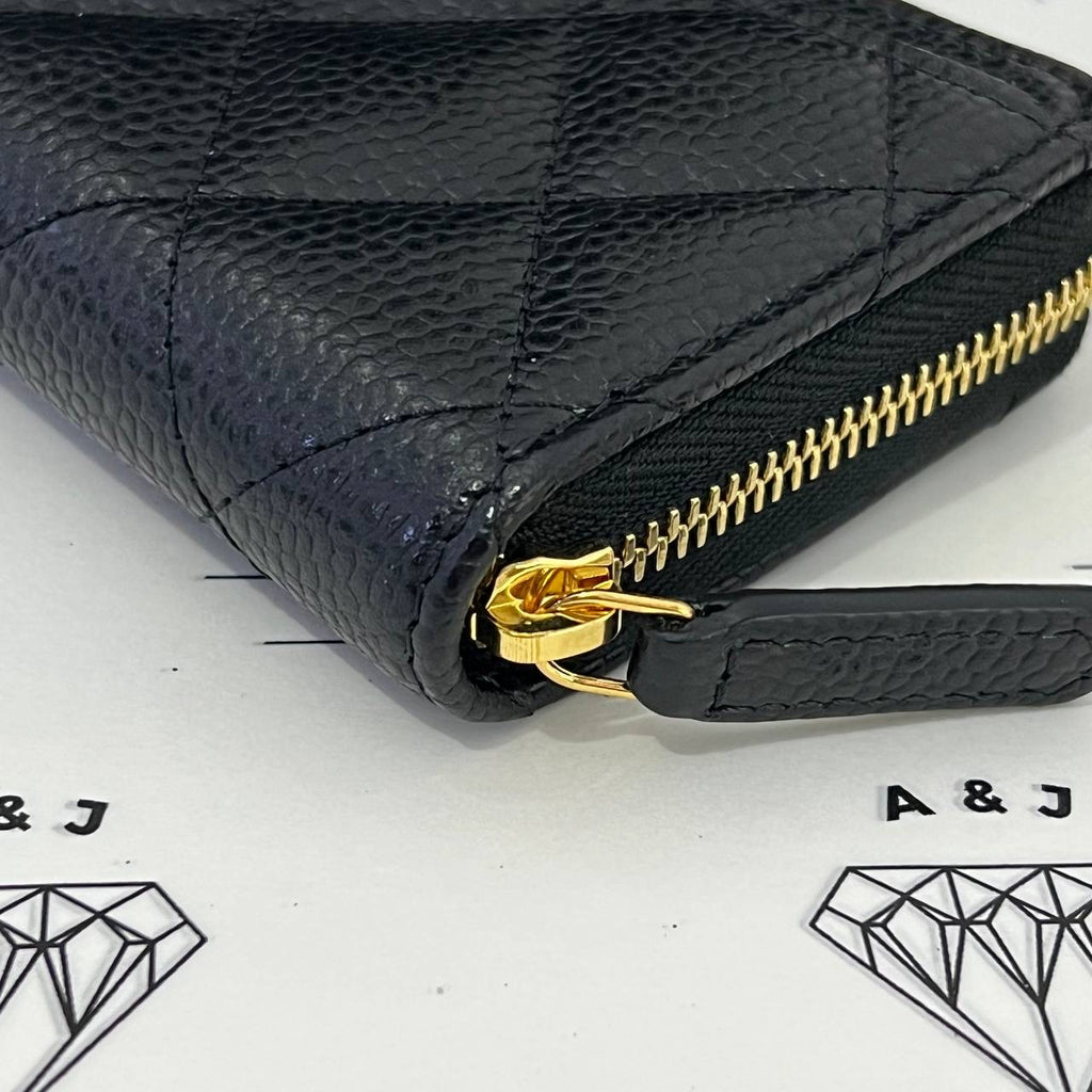 [BRAND NEW] Chanel Zippy Cardholder in Black Caviar GHW (microchipped)