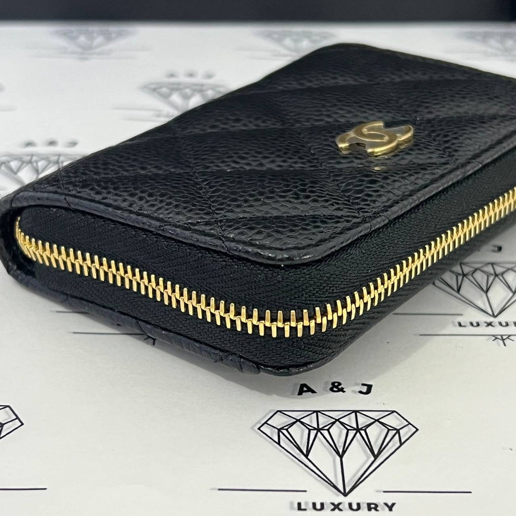 [BRAND NEW] Chanel Zippy Cardholder in Black Caviar GHW (microchipped)