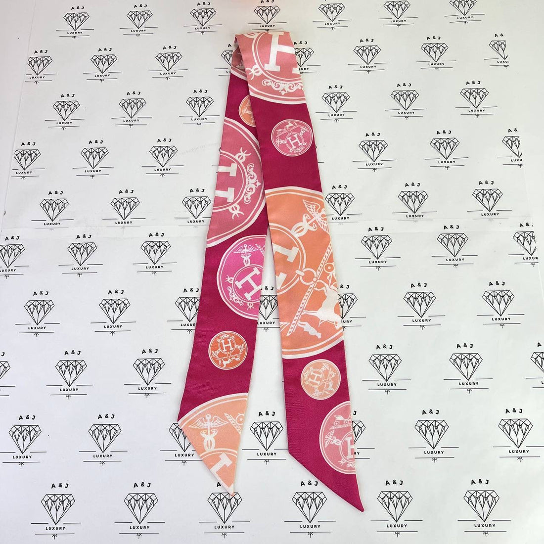 [PRE LOVED] Hermes Twilly in Pink