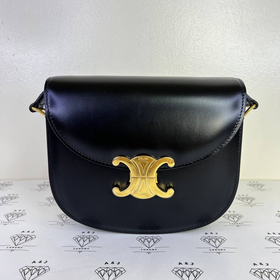 [PRE LOVED] Celine Besace Clea in Black Calfskin Leather GHW