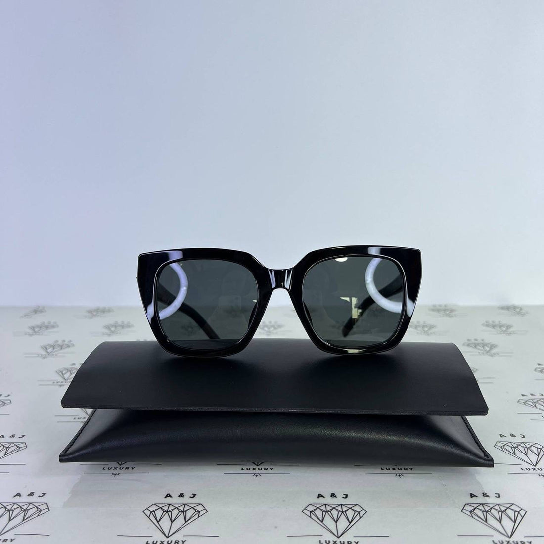 [PRE LOVED] YSL SL M143 Cateye Sunglasses in Black