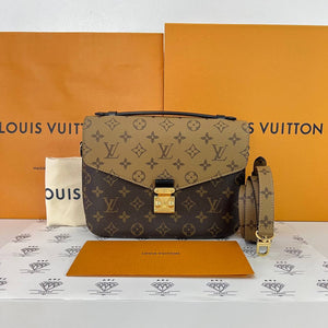 [PRE LOVED] Louis Vuitton Pochette Metis in Reverse Monogram Canvass (microchipped)