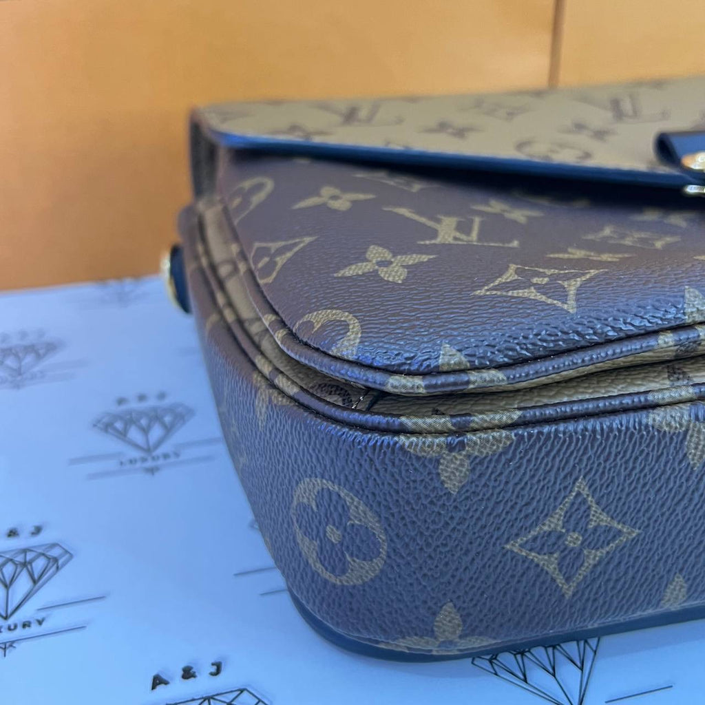 [PRE LOVED] Louis Vuitton Pochette Metis in Reverse Monogram Canvass (microchipped)