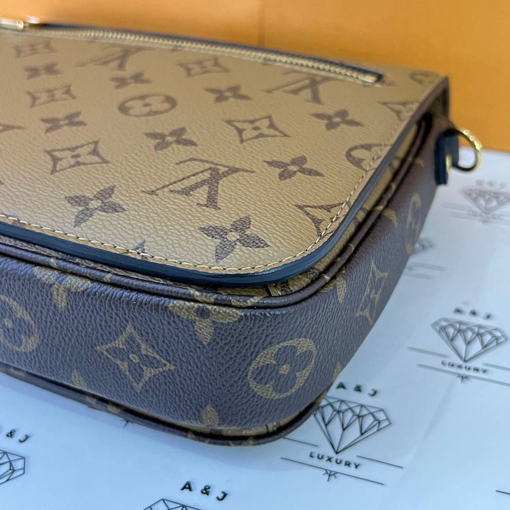 [PRE LOVED] Louis Vuitton Pochette Metis in Reverse Monogram Canvass (microchipped)