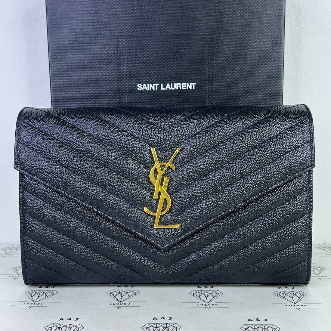 [PRE LOVED] YSL Medium Wallet on Chain in Black Grain De Poudre GHW