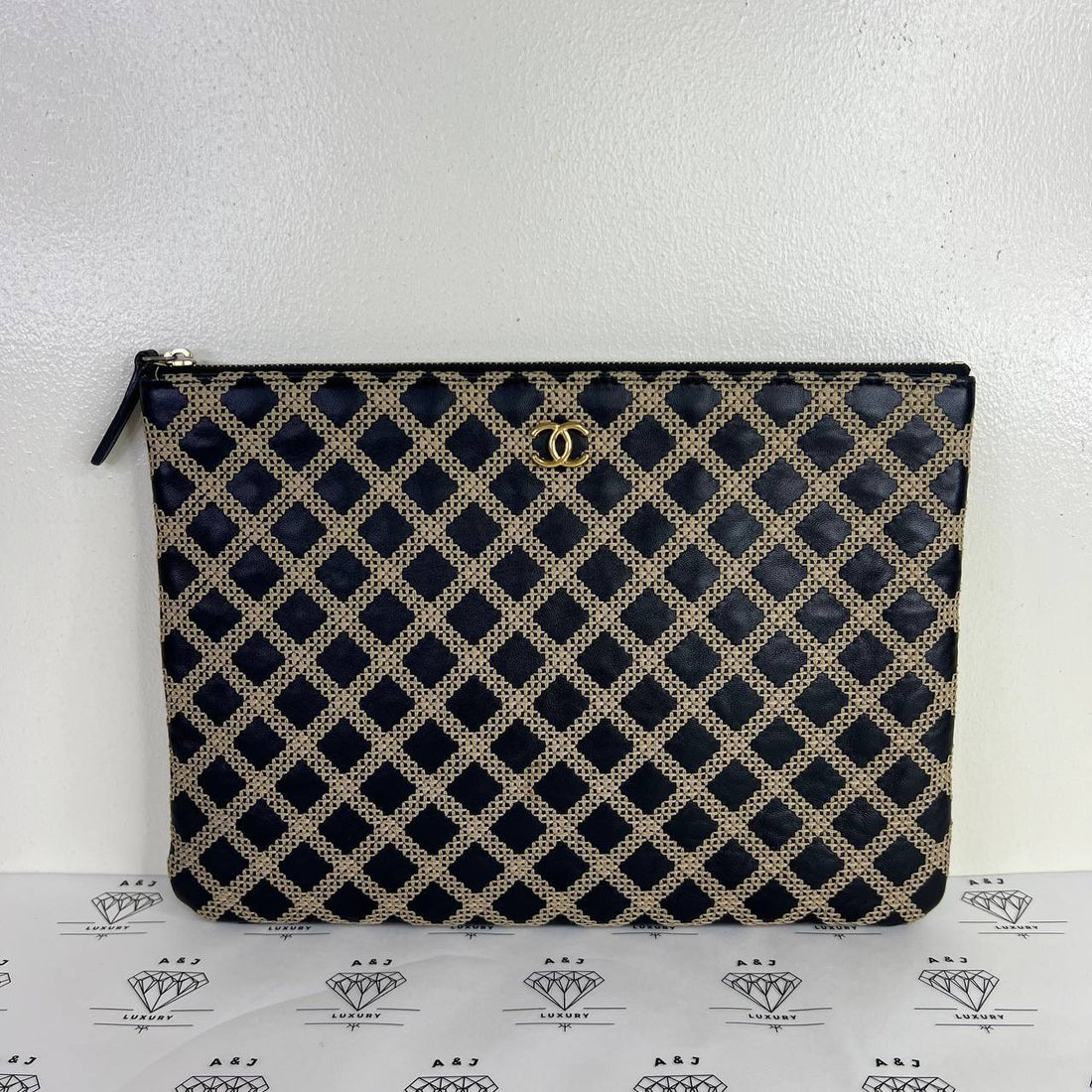 [PRE LOVED] Chanel Large O Case in Black/Gold Calfskin Leather GHW (Series 21)