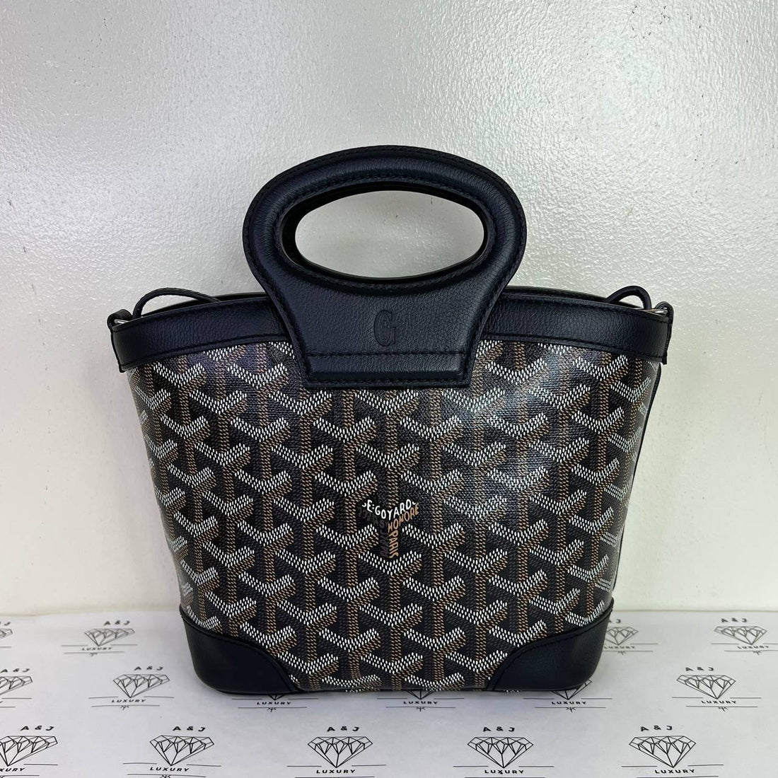 [PRE LOVED] Goyard Mini Beluga in Black (2025)