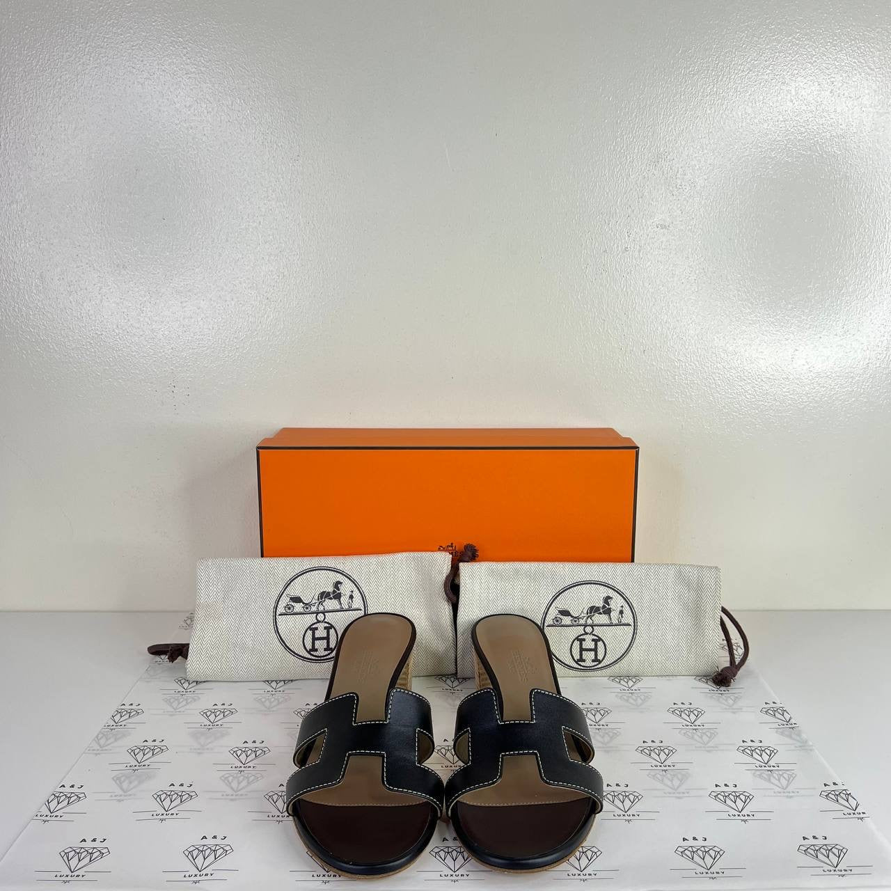 [PRE LOVED] Hermes Oasis Sandals in Black Size 36.5EU