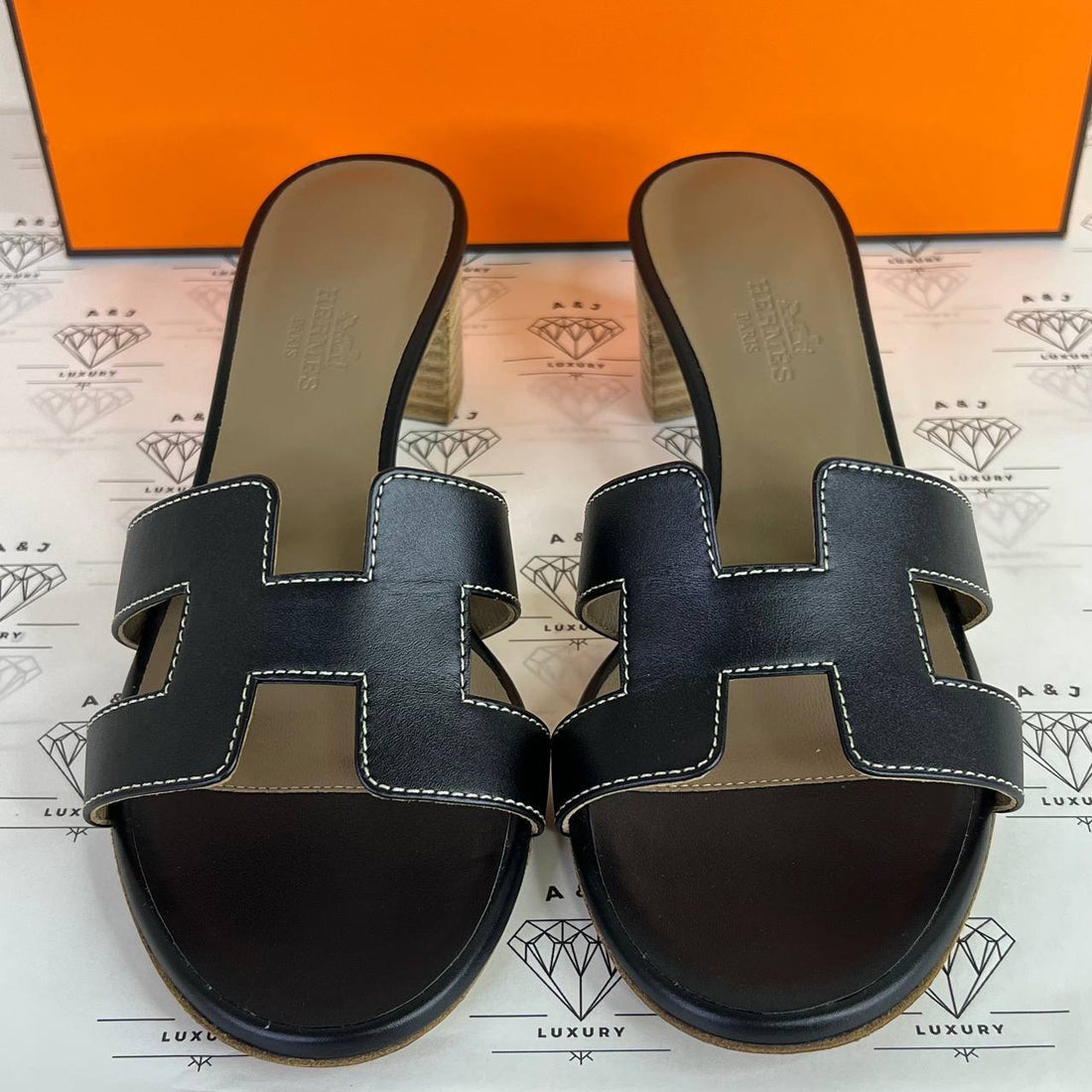 [PRE LOVED] Hermes Oasis Sandals in Black Size 36.5EU