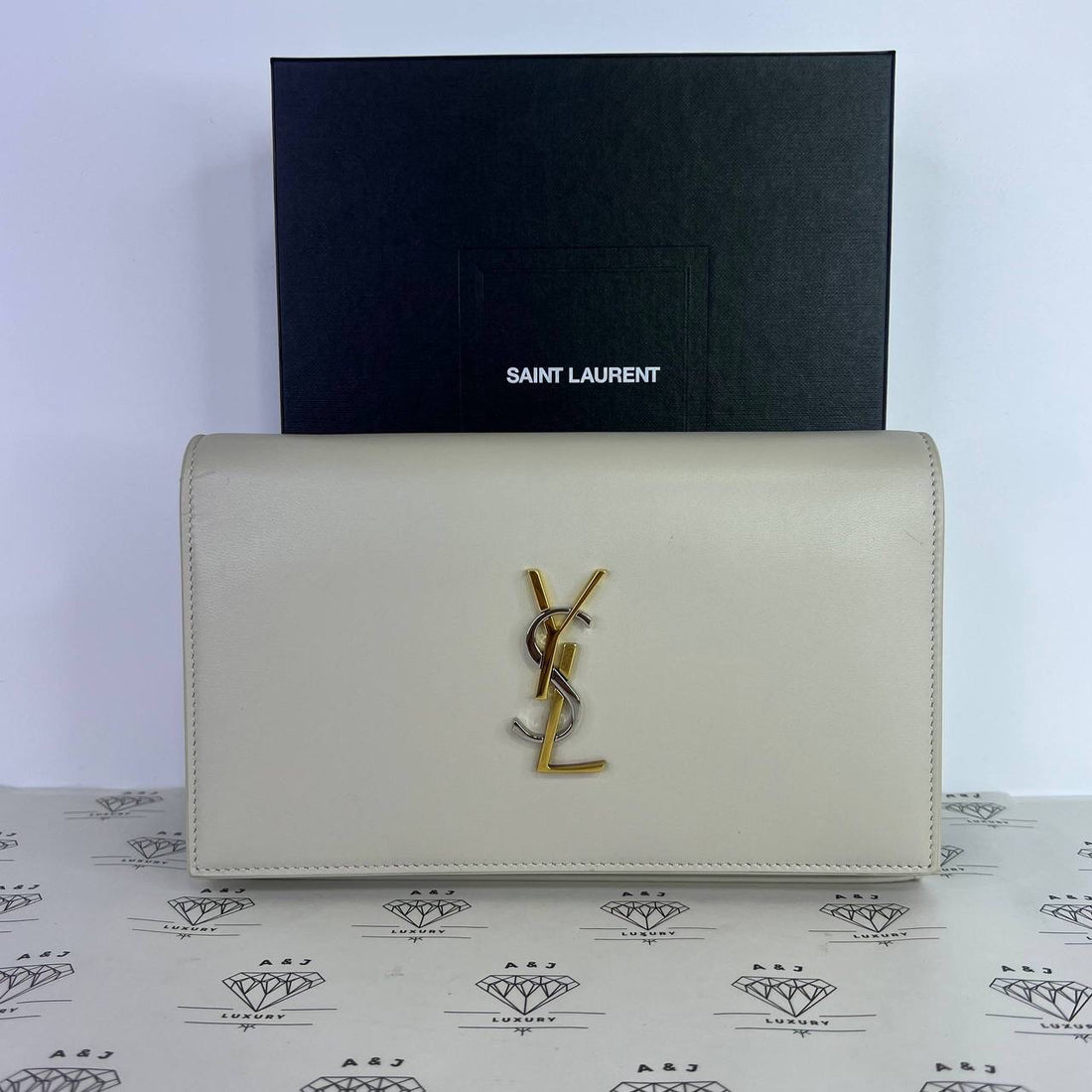 [PRE LOVED] YSL Kate Wallet on Chain in White Gold/Silver HW