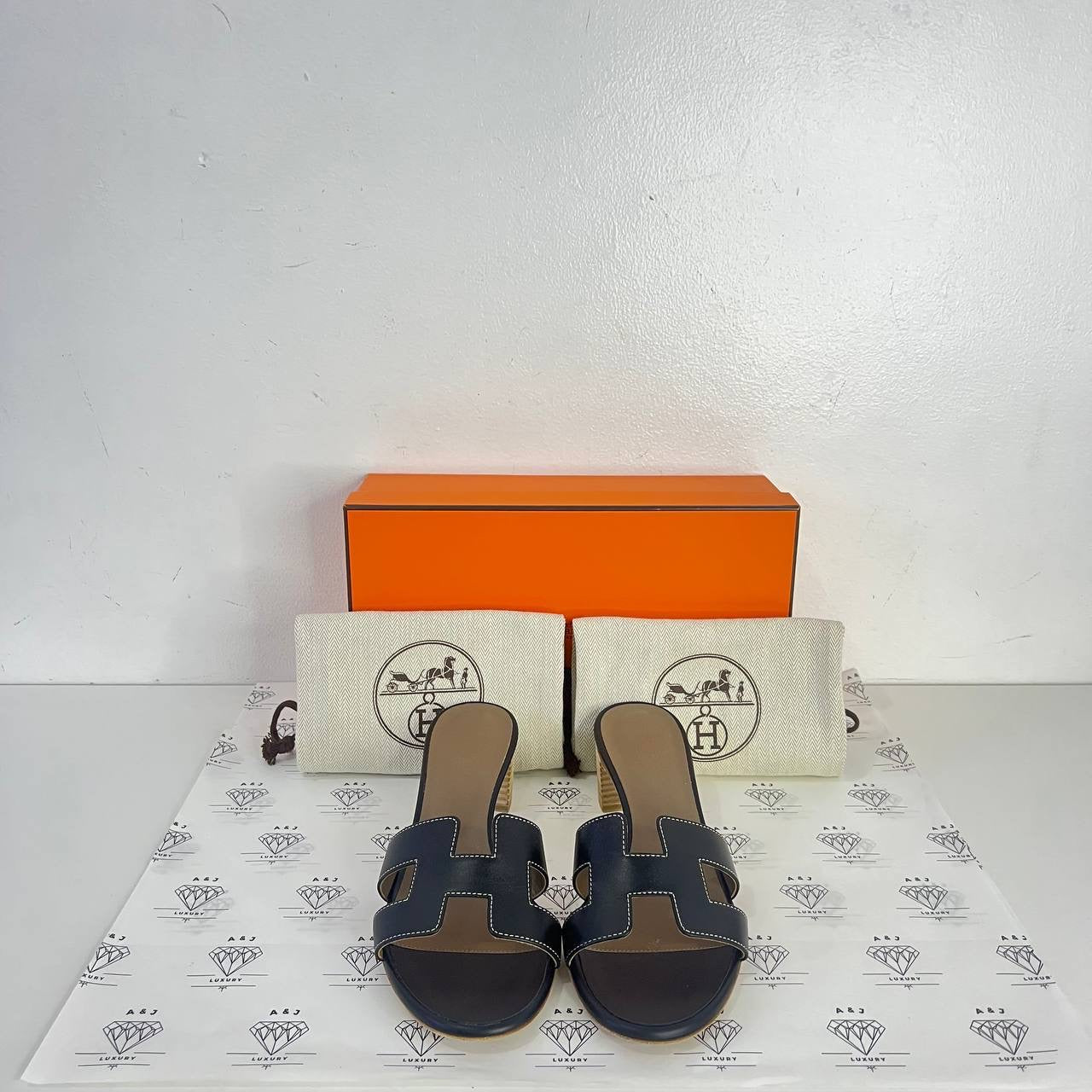 [PRE LOVED] Hermes Oasis Sandals in Black Size 38EU