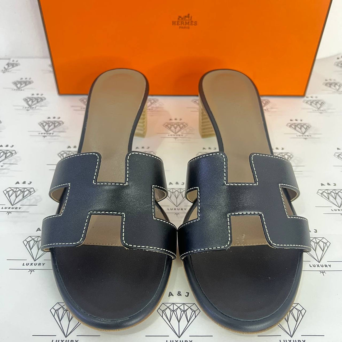 [PRE LOVED] Hermes Oasis Sandals in Black Size 38EU