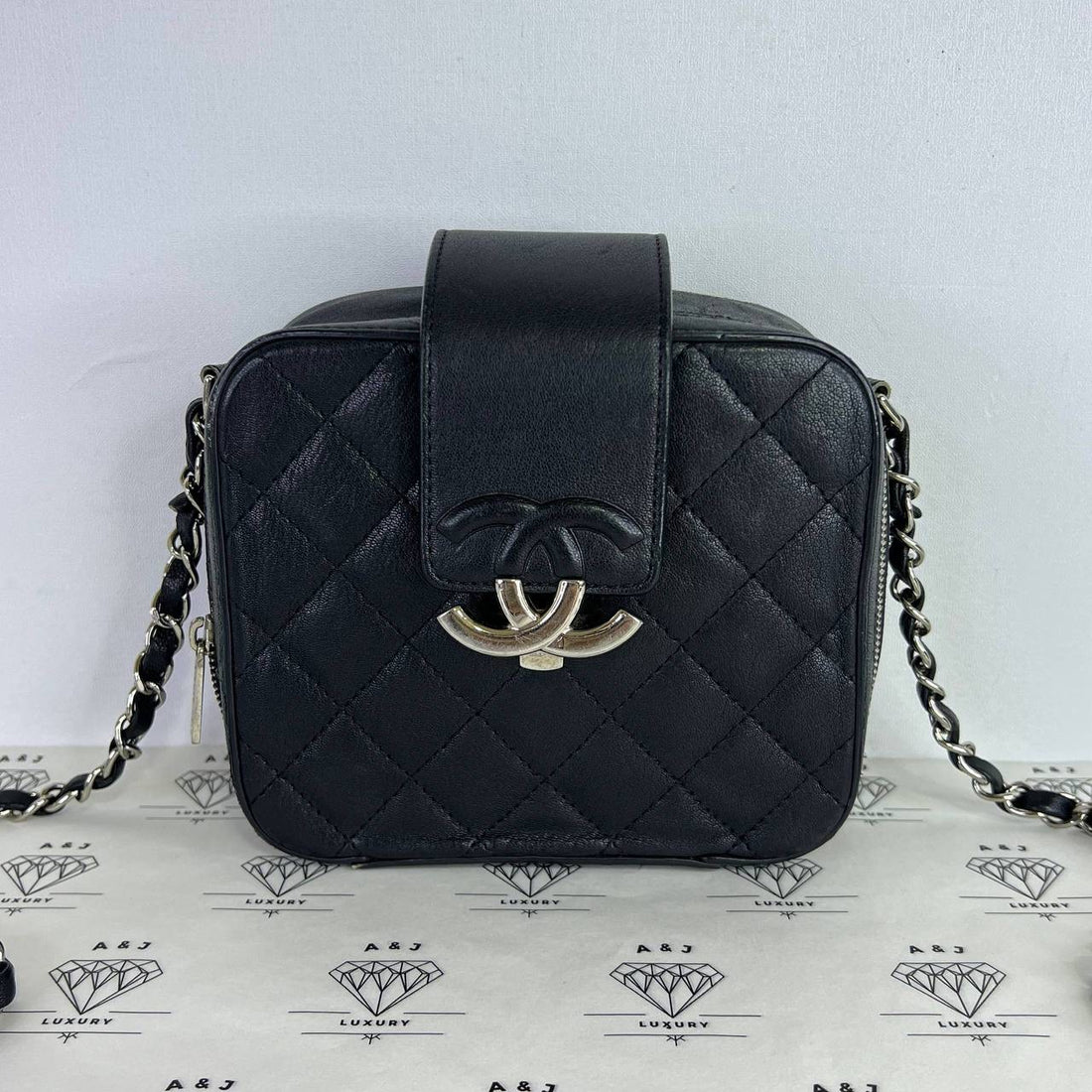 [PRE LOVED] Chanel Mini CC Box Bag in Black Calfskin Leather SHW (Series 25)
