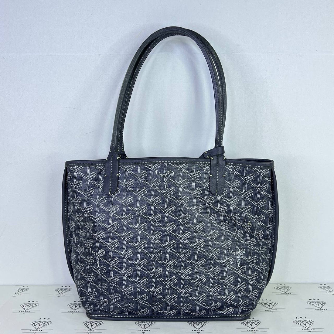 [PRE LOVED] Goyard Mini Anjou in Gray (2018)