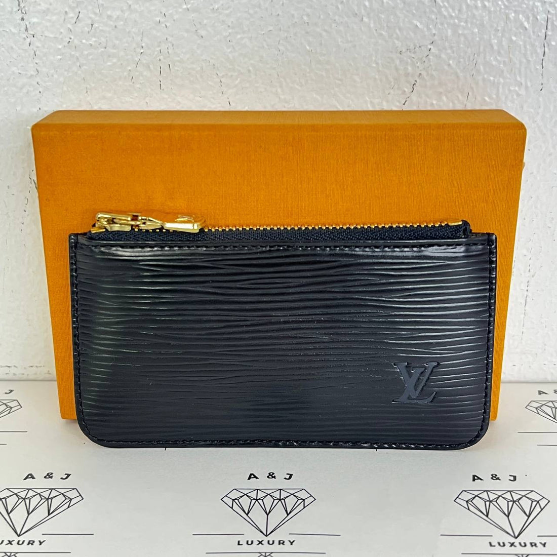 [PRE LOVED] Louis Vuitton Key Cles in Black Epi Leather GHW (LO1921)