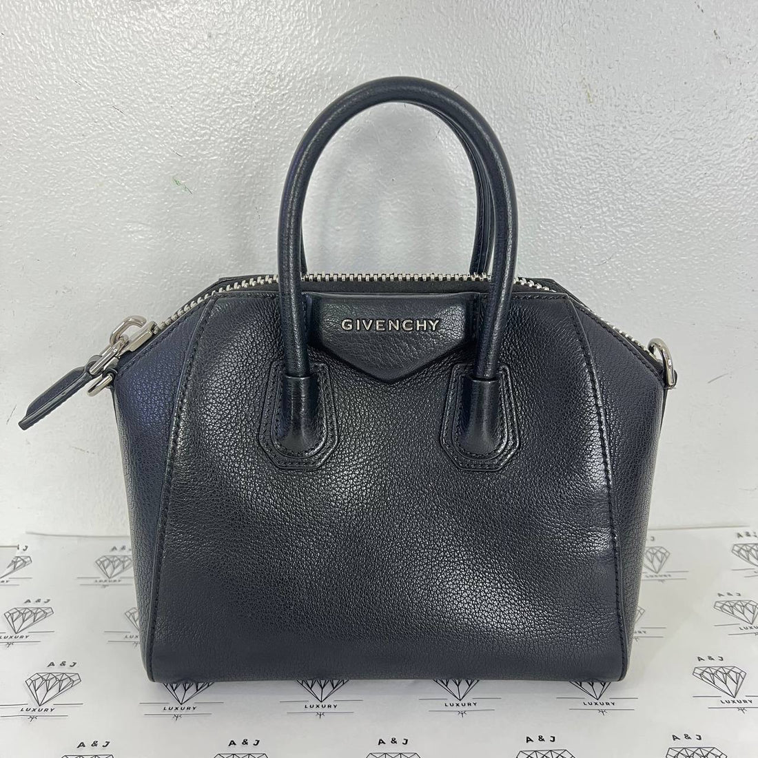 [PRE LOVED] Givenchy Mini Antigona in Black Goatskin SHW