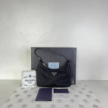 [PRE LOVED] Prada Re-edition 2005 in Black Nylon SHW