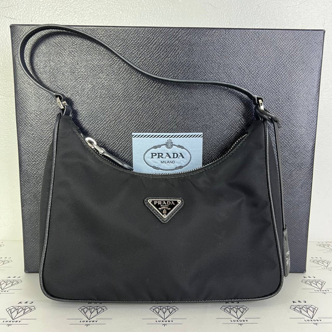 [PRE LOVED] Prada Re-edition 2005 in Black Nylon SHW