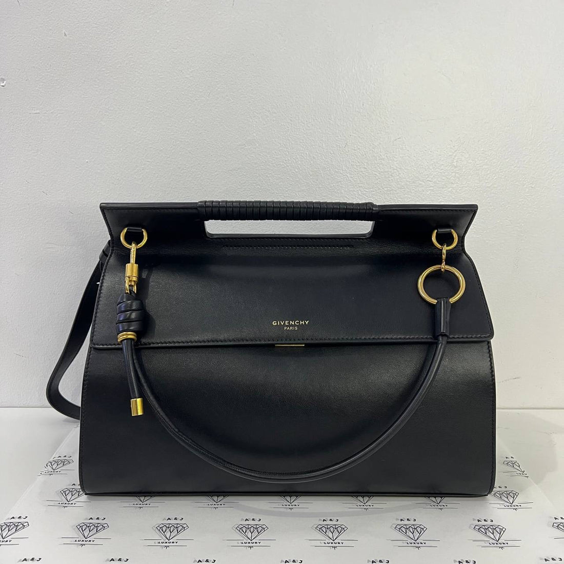 [PRE LOVED] Givenchy Large Whip Shoulder Bag in Black Smooth Leather GHW