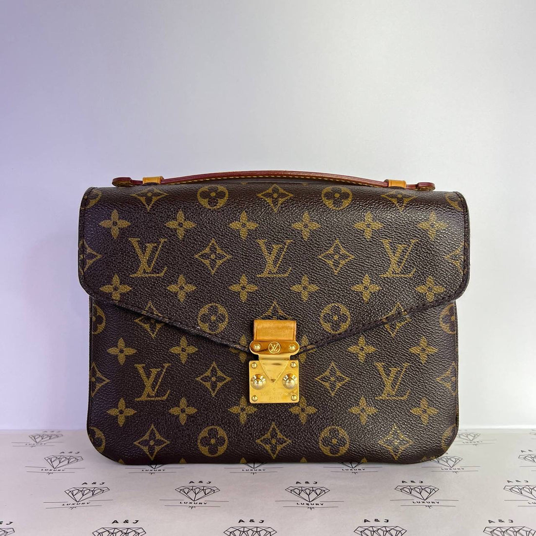 [PRE LOVED] Louis Vuitton Pochette Metis in Monogram Canvass (DR3713)
