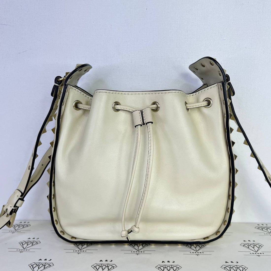 [PRE LOVED] Valentino Rockstud Bucket Bag in White GHW