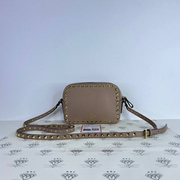 [PRE LOVED] Valentino Rockstud Camera Bag in Poudre GHW